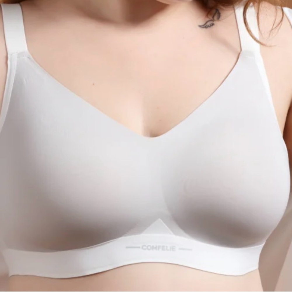 Comfelie Wireless bras lot